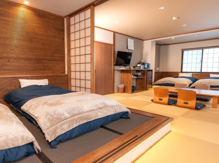 畔上館